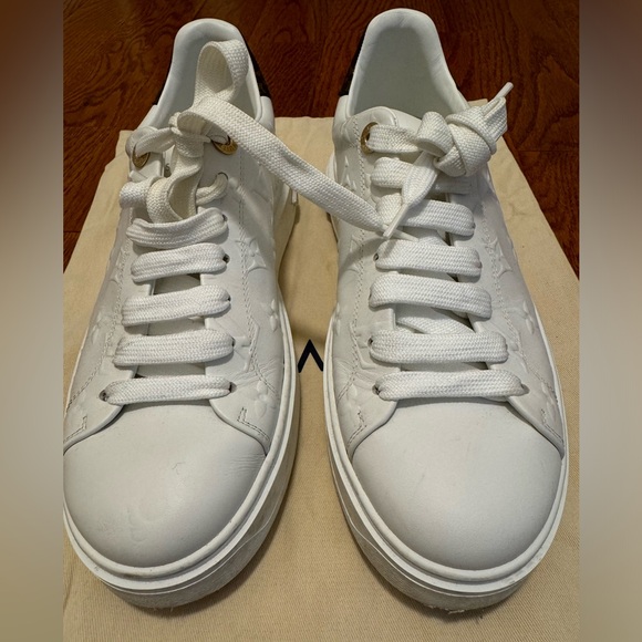 louis vuitton sneaker women in size 8US 39UK good as new only wore twice! - Picture 2 of 16